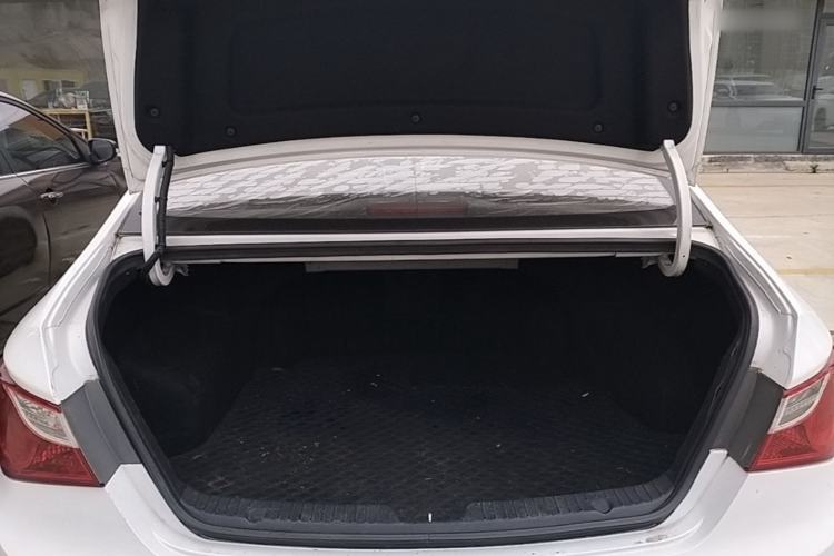 Used Hyundai Sonata 2015 Classic 2.0L Automatic Luxury Edition Trunk