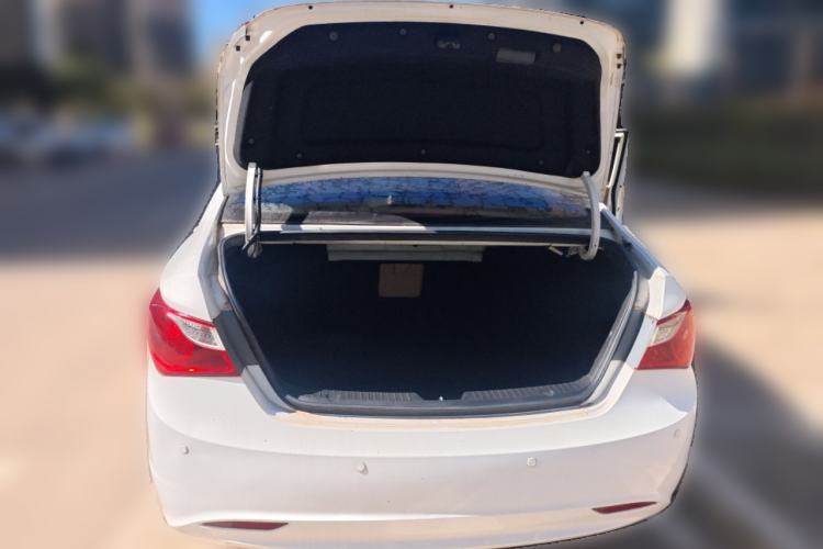 Used Hyundai Sonata 2015 Classic 2.0L Automatic Leading Edition Trunk