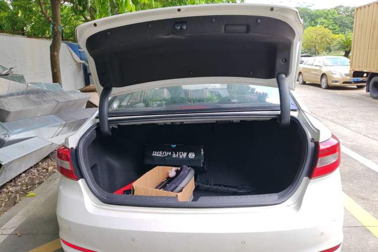 Used Hyundai Sonata 2015 1.6T GLX Advanced Model Trunk
