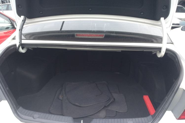 Used Hyundai Sonata 2015 Classic 2.0L Automatic Luxury Edition Trunk