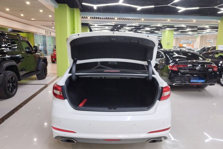 Used Hyundai Sonata 2015 1.6T DLX Prestige Model Trunk