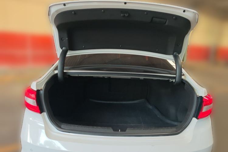 Used Hyundai Sonata 2015 1.6T DLX Prestige Model Trunk