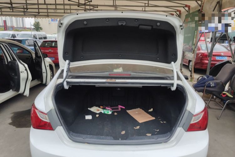 Used Hyundai Sonata 2015 Classic 2.0L Automatic Luxury Edition Trunk