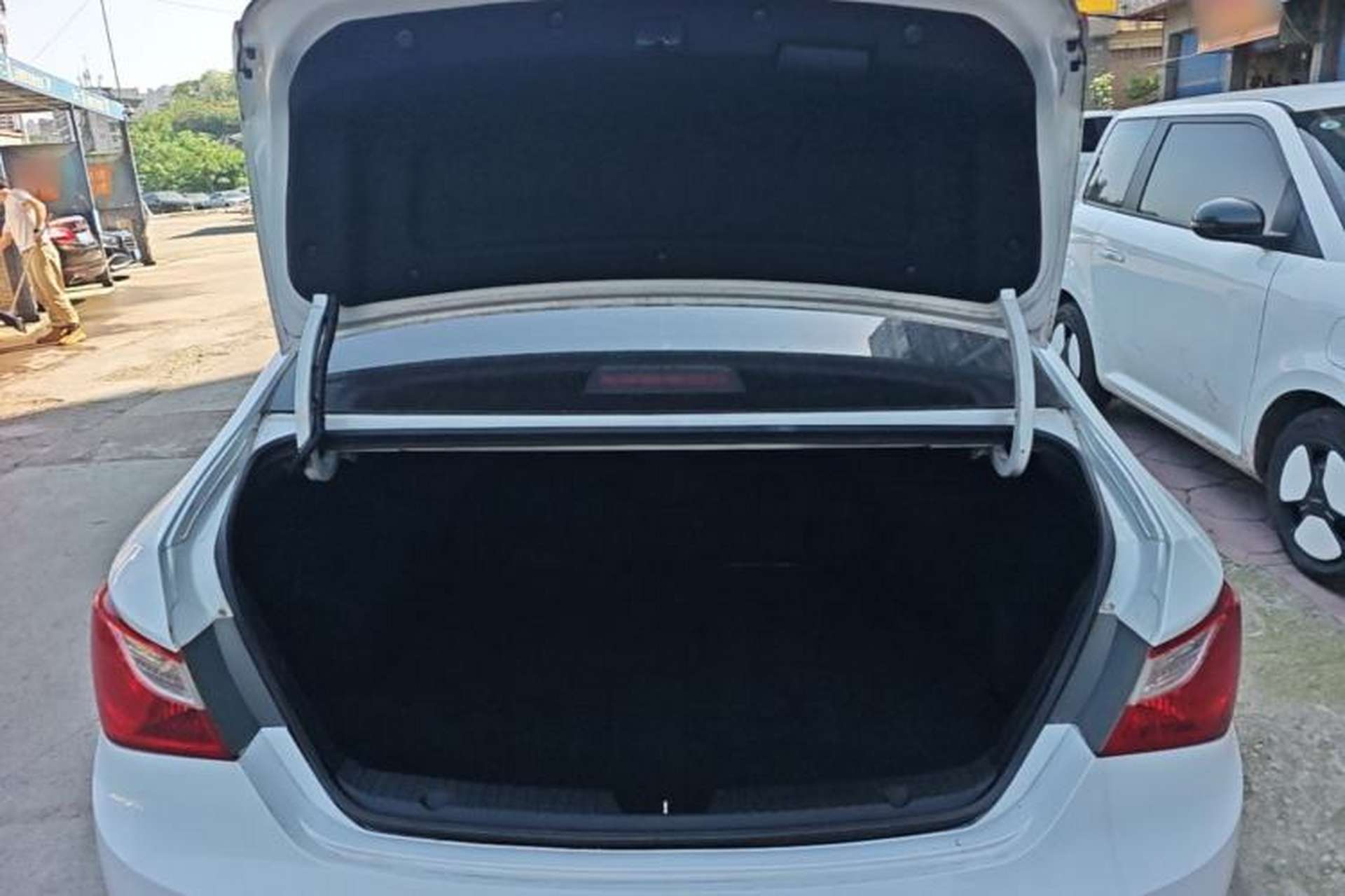 Used Hyundai Sonata 2015 Classic 2.4L Automatic Leading Edition China V Standard Trunk