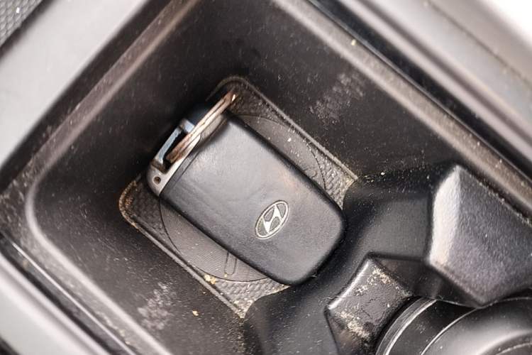 Used Hyundai Sonata 2015 Classic 2.0L Automatic Luxury Edition Vehicle Key
