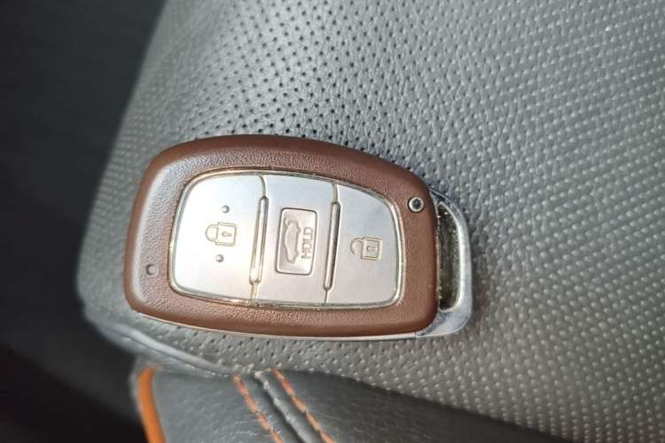 Used Hyundai Sonata 2015 1.6T GLX Advanced Model Vehicle Key