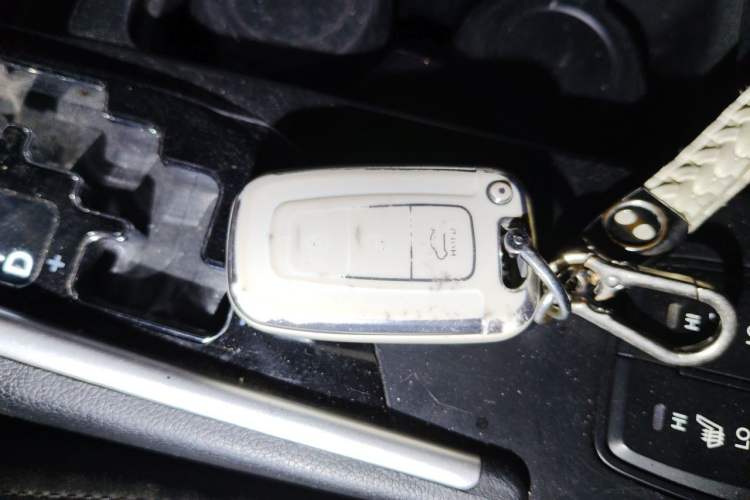 Used Hyundai Sonata 2015 Classic 2.4L Automatic Leading Edition China IV Standard Vehicle Key