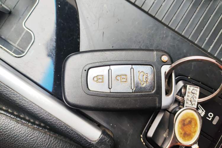 Used Hyundai Sonata 2015 Classic 2.4L Automatic Leading Edition China IV Standard Vehicle Key