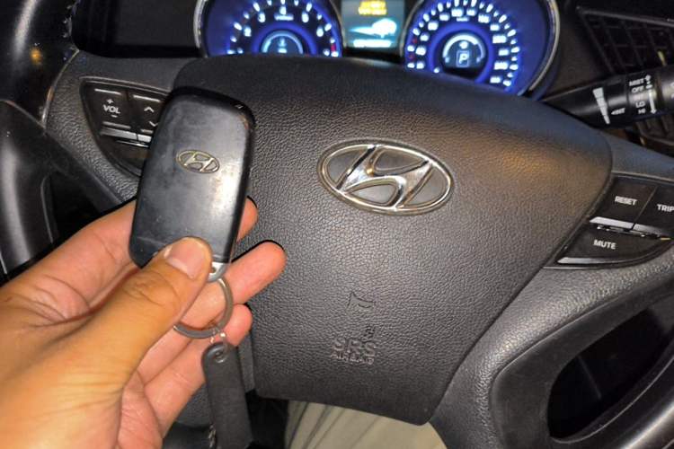Used Hyundai Sonata 2015 Classic 2.0L Automatic Luxury Edition Vehicle Key