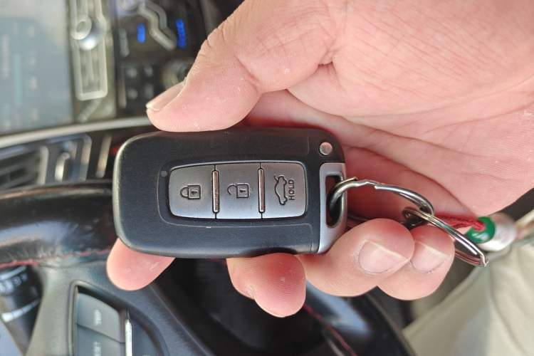 Used Hyundai Sonata 2015 Classic 2.0L Automatic Luxury Edition Vehicle Key