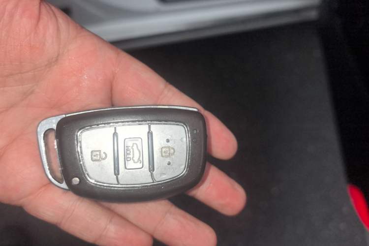 Used Hyundai Sonata 2015 1.6T DLX Prestige Model Vehicle Key