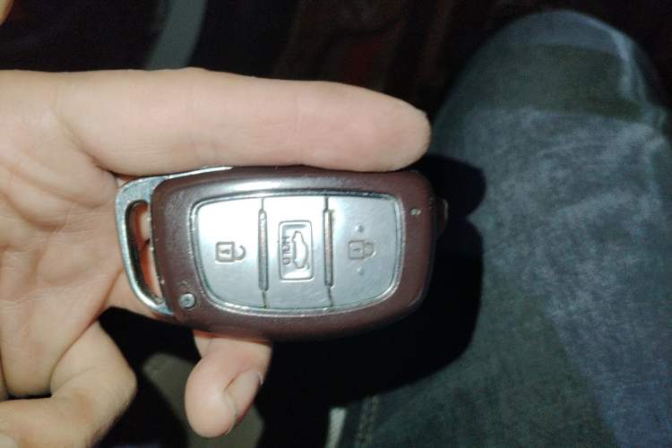 Used Hyundai Sonata 2015 2.4L LUX Ultimate Trim Vehicle Key
