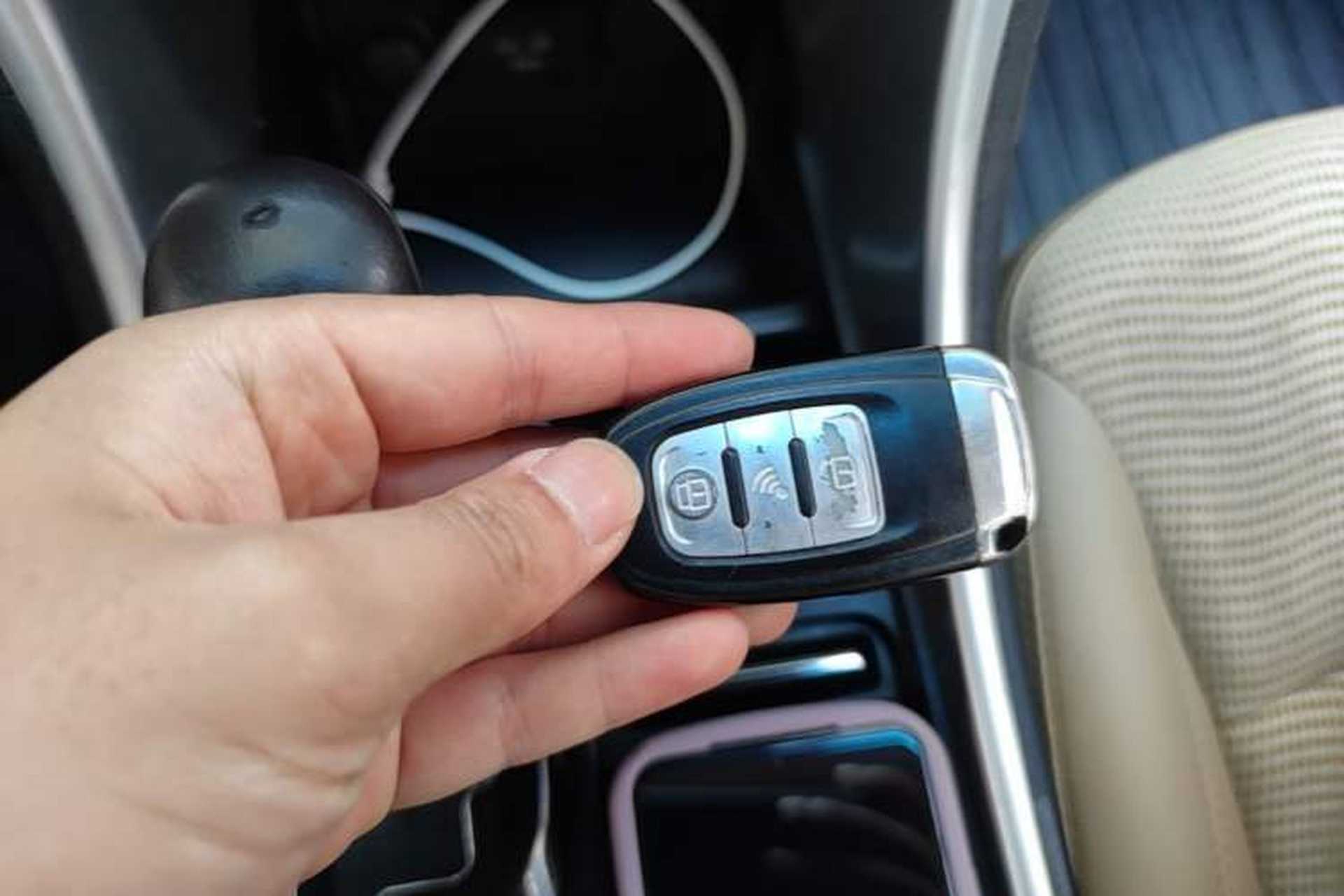 Used Hyundai Sonata 2015 Classic 2.0L Automatic Leading Edition Vehicle Key