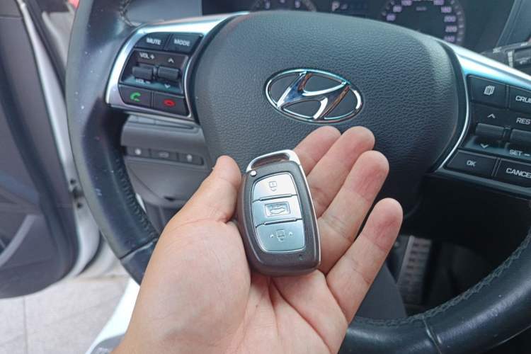 Used Hyundai Sonata 2015 1.6T GLX Advanced Model Vehicle Key