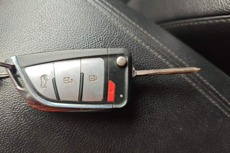 Used Hyundai Sonata 2015 Classic 2.0L Automatic Leading Edition Vehicle Key