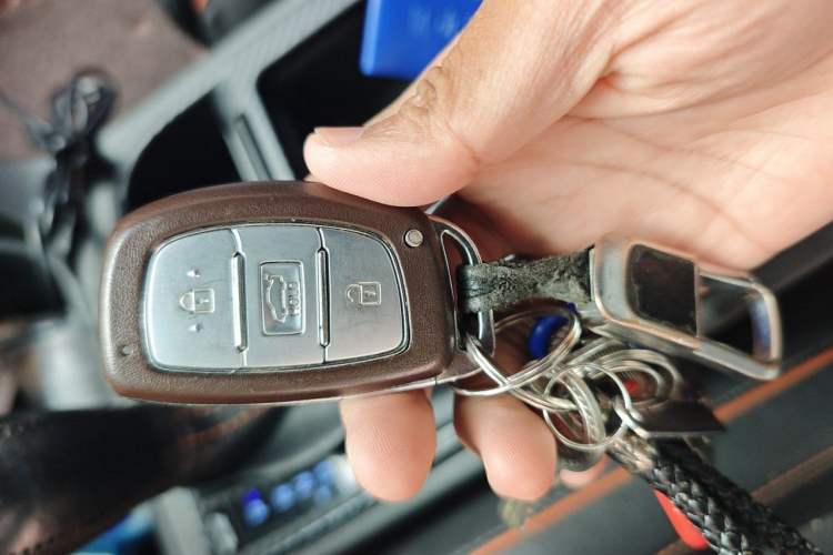 Used Hyundai Sonata 2015 1.6T DLX Prestige Model Vehicle Key
