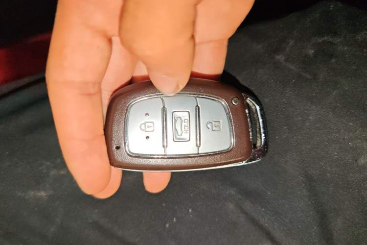 Used Hyundai Sonata 2015 1.6T DLX Prestige Model Vehicle Key