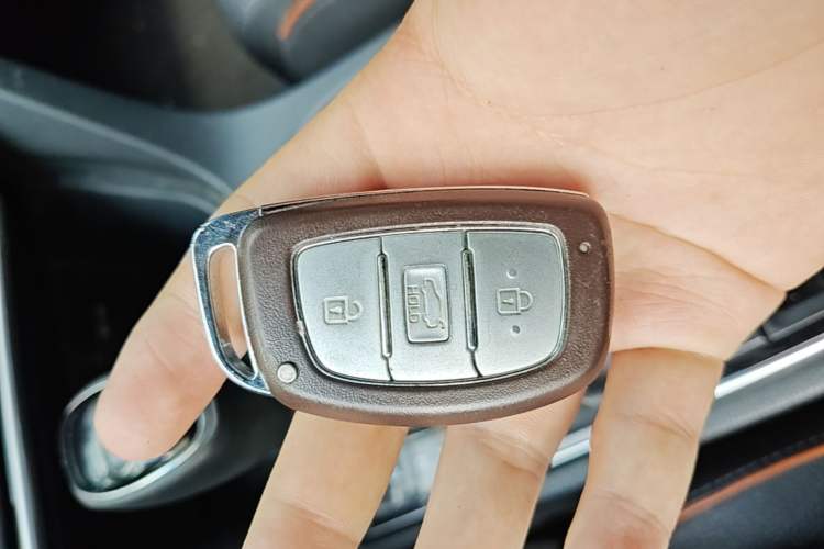 Used Hyundai Sonata 2015 1.6T DLX Prestige Model Vehicle Key