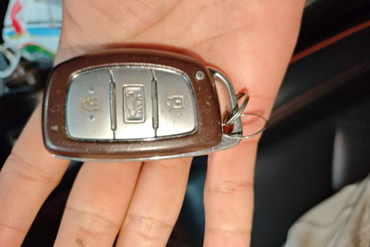 Used Hyundai Sonata 2015 1.6T DLX Prestige Model Vehicle Key