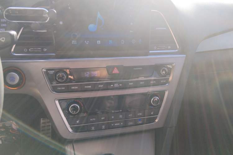 Used Hyundai Sonata 2015 1.6T GLX Advanced Model Audio And AC Panel