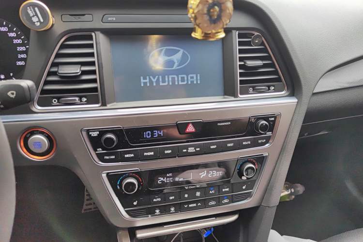 Used Hyundai Sonata 2015 1.6T GLS Smart Model Audio And AC Panel