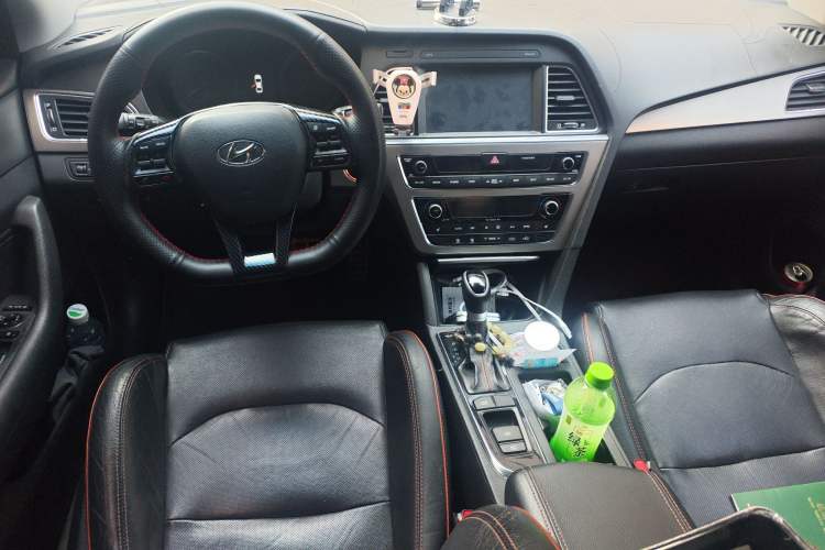 Used Hyundai Sonata 2015 1.6T GLX Advanced Model Center Console