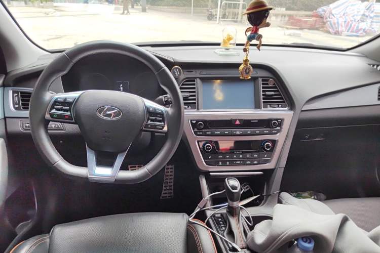 Used Hyundai Sonata 2015 1.6T GLS Smart Model Center Console