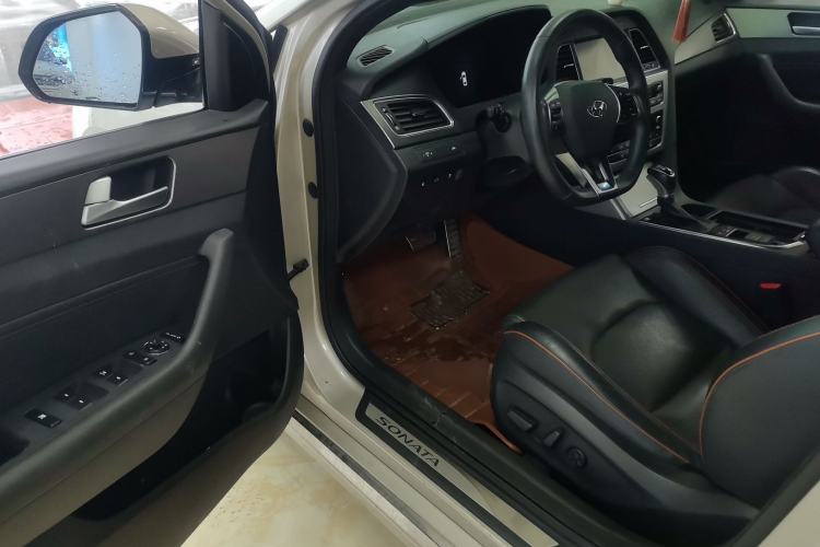 Used Hyundai Sonata 2015 1.6T DLX Prestige Model Driver Seat