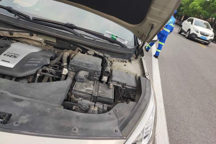 Used Hyundai Sonata 2015 1.6T GLX Advanced Model Engine Bay Left