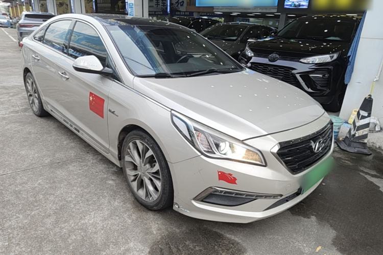 Used Hyundai Sonata 2015 1.6T GLX Advanced Model Front Right 45 Deg