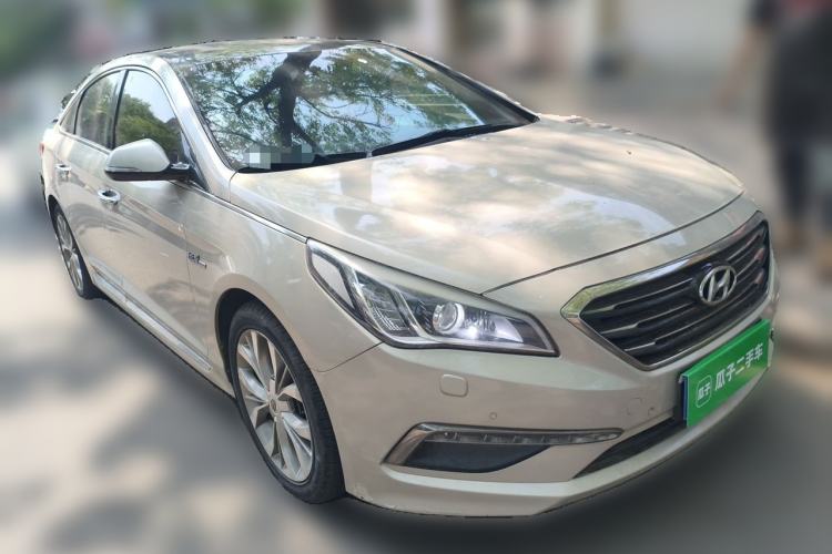 Used Hyundai Sonata 2015 1.6T DLX Prestige Model Front Right 45 Deg