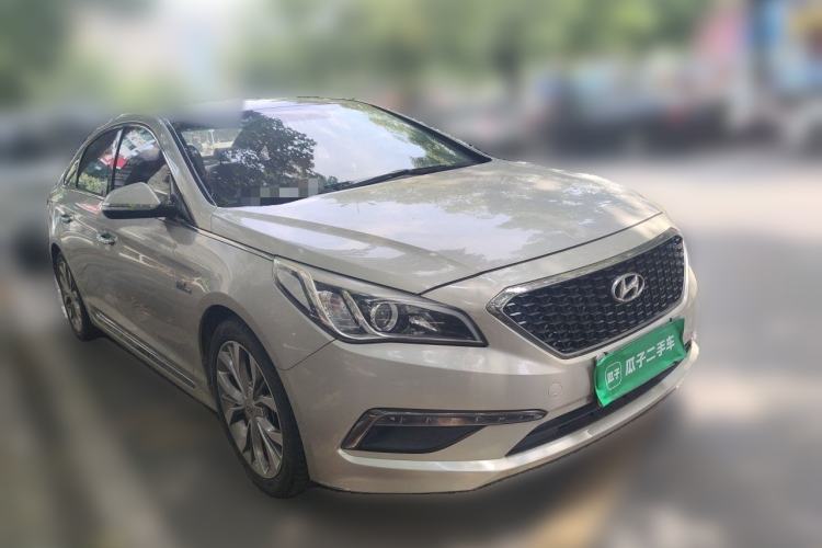 Used Hyundai Sonata 2015 1.6T GLX Advanced Model Front Right 45 Deg