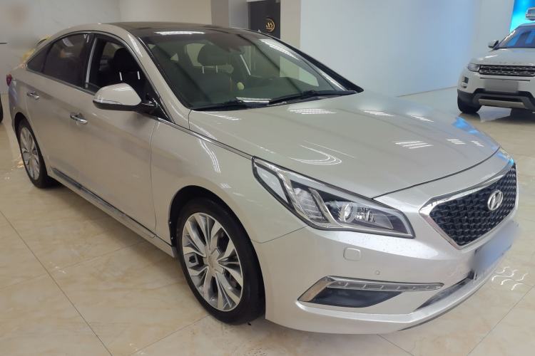 Used Hyundai Sonata 2015 1.6T DLX Prestige Model Front Right 45 Deg
