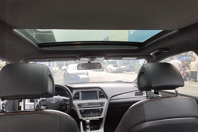 Used Hyundai Sonata 2015 1.6T GLX Advanced Model Headliner