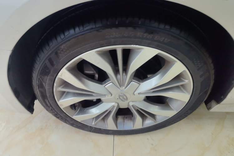 Used Hyundai Sonata 2015 1.6T DLX Prestige Model Left Front Wheel Hub