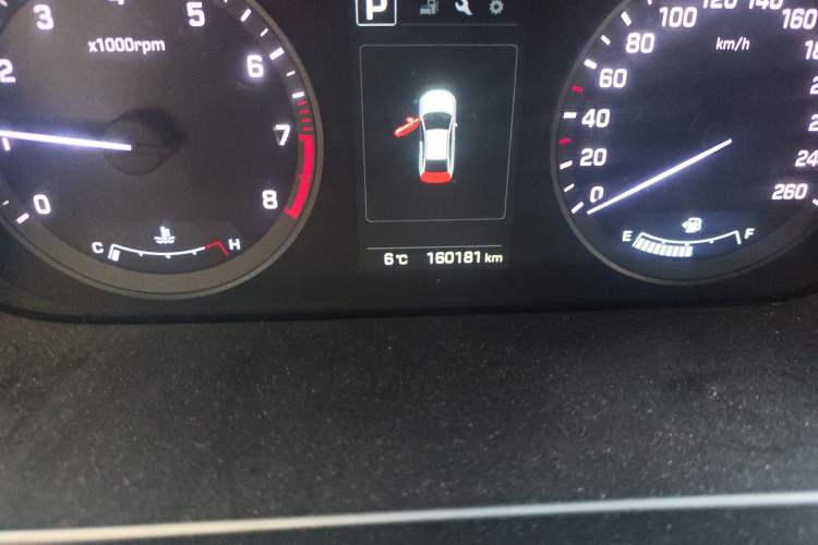 Used Hyundai Sonata 2015 1.6T GLX Advanced Model Odometer Close Up