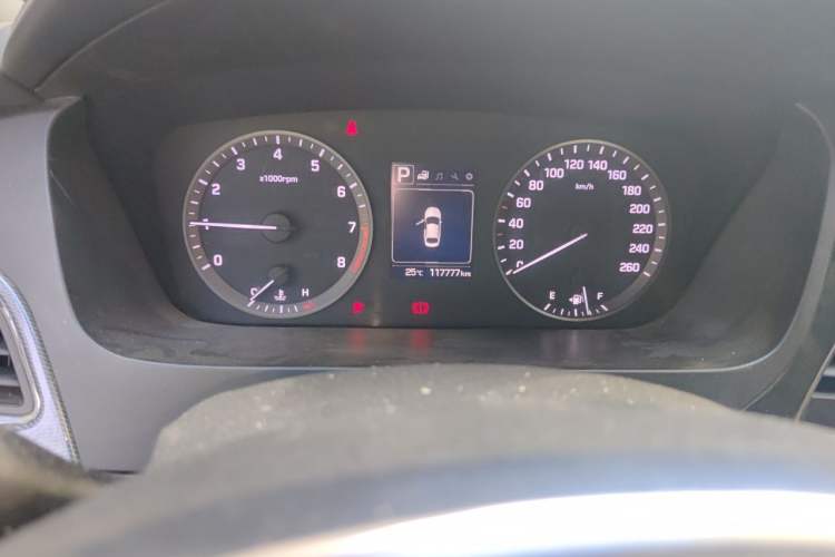 Used Hyundai Sonata 2015 1.6T GLS Smart Model Odometer Close Up