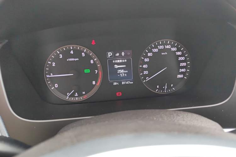 Used Hyundai Sonata 2015 1.6T GLS Smart Model Odometer Close Up