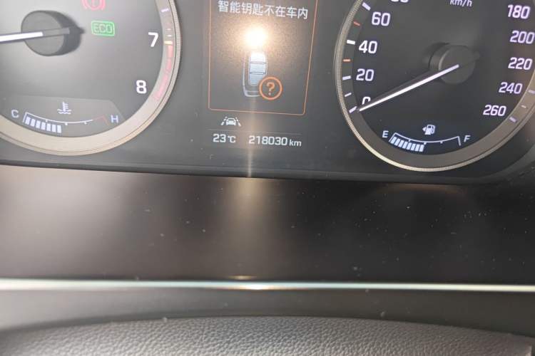 Used Hyundai Sonata 2015 2.4L TOP Flagship Edition Odometer Close Up