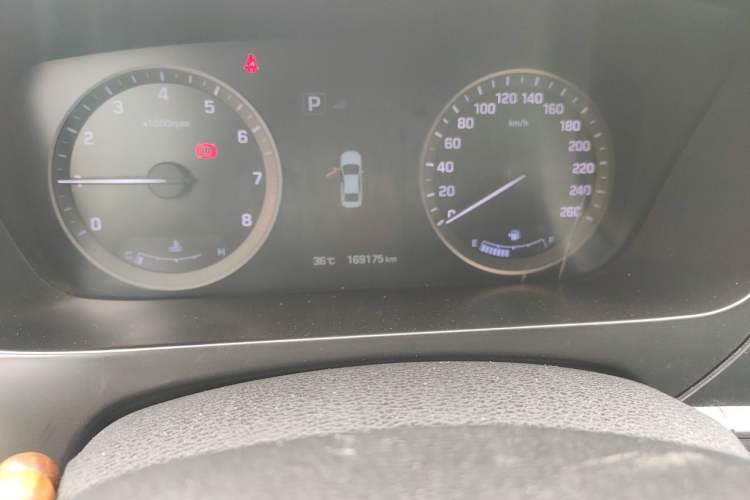 Used Hyundai Sonata 2015 1.6T GLX Advanced Model Odometer Close Up