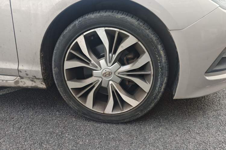 Used Hyundai Sonata 2015 1.6T GLX Advanced Model Right Front Wheel Hub