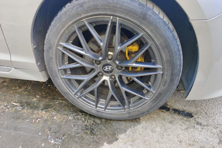 Used Hyundai Sonata 2015 1.6T GLS Smart Model Right Front Wheel Hub