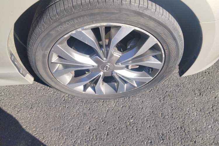 Used Hyundai Sonata 2015 1.6T GLX Advanced Model Right Front Wheel Hub