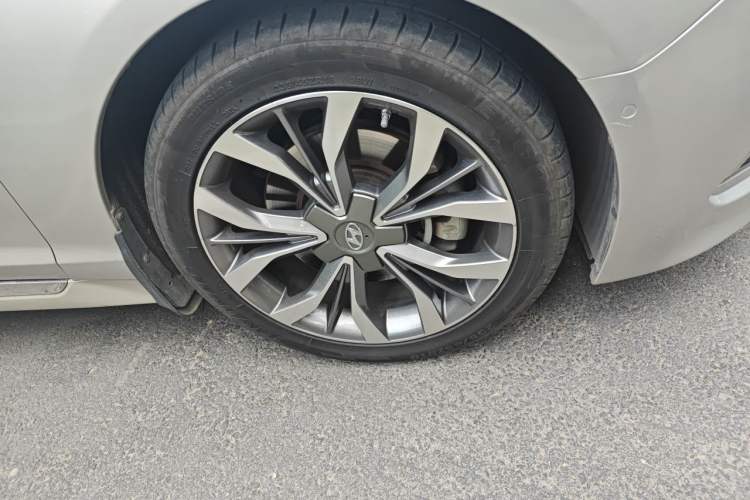 Used Hyundai Sonata 2015 2.4L TOP Flagship Edition Right Front Wheel Hub