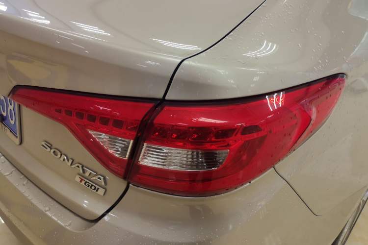 Used Hyundai Sonata 2015 1.6T DLX Prestige Model Right Rear Taillight