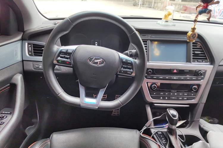 Used Hyundai Sonata 2015 1.6T GLS Smart Model Steering Wheel