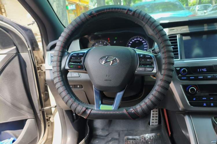 Used Hyundai Sonata 2015 1.6T DLX Prestige Model Steering Wheel