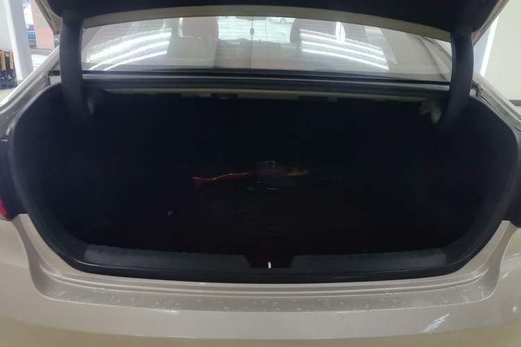 Used Hyundai Sonata 2015 1.6T DLX Prestige Model Trunk