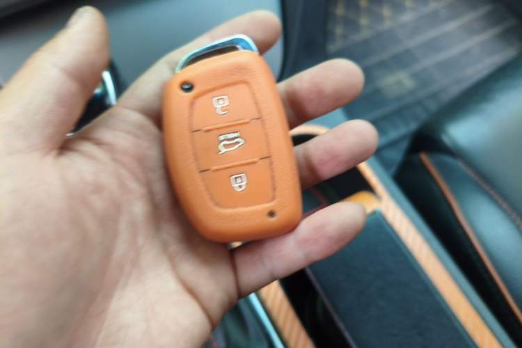 Used Hyundai Sonata 2015 1.6T DLX Prestige Model Vehicle Key