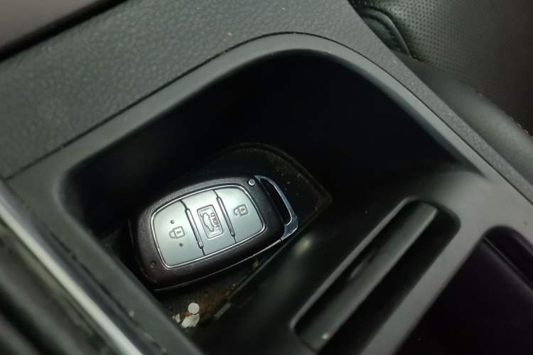 Used Hyundai Sonata 2015 1.6T DLX Prestige Model Vehicle Key